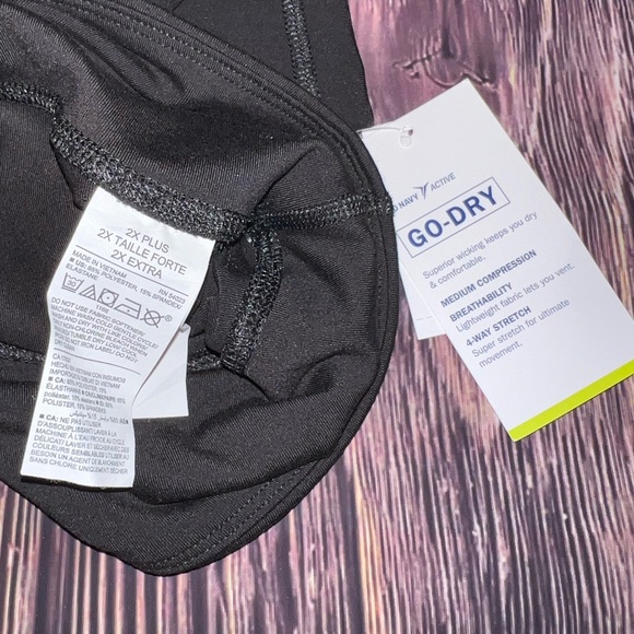 🖤NWT Old Navy Black Active Leggings 2X🖤 - Picture 3 of 4